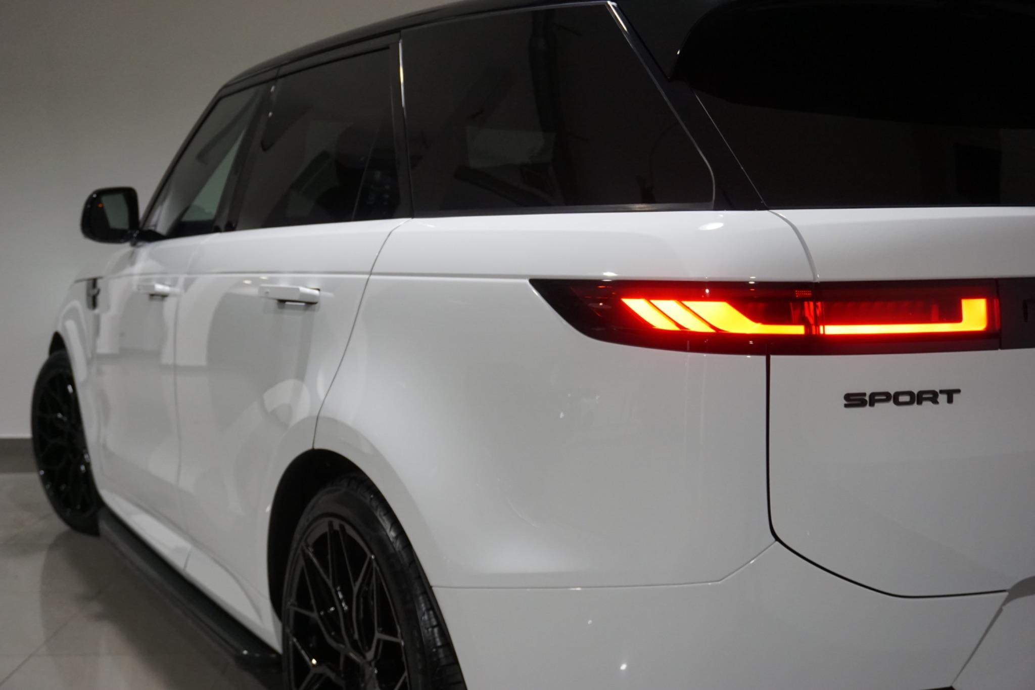 Land Rover Range Rover Sport 3.0 D300 MHEV Dynamic SE Auto 4WD Euro 6 (s/s) 5dr